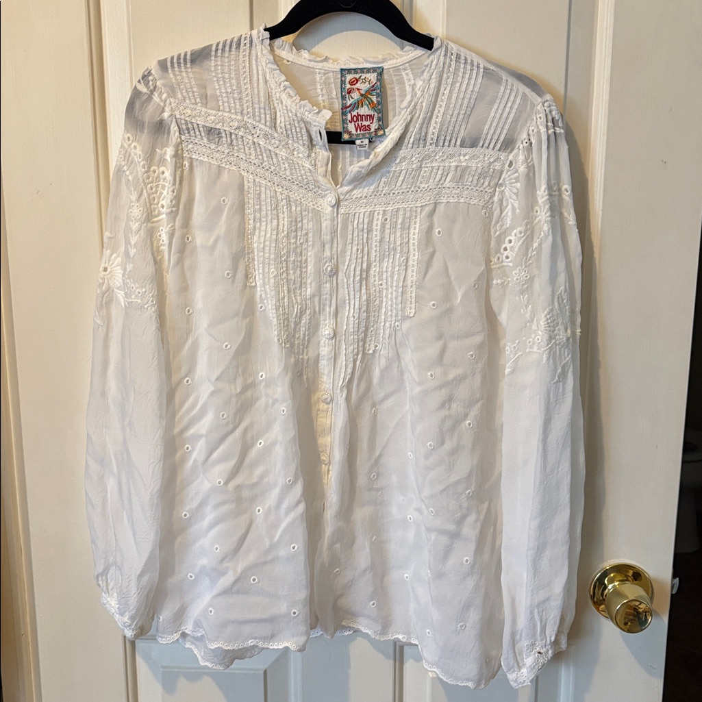 Johnny Was White Eyelet Embroidered Blouse